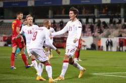 开云体育官网-西班牙国家队与瑞士队争夺胜利