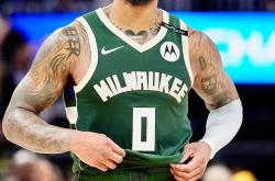 开云下载-雄鹿击溃热火，米德尔顿轰下全队最高分