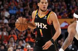 开云平台-太阳击败马刺，布克独得30分的简单介绍