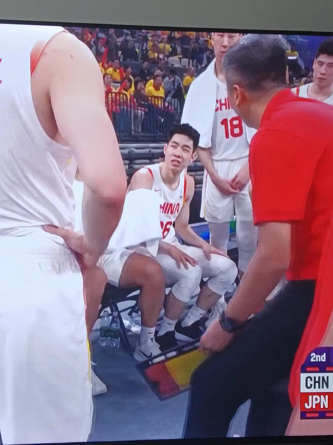 中国男篮碾压巴西男篮，萨博尼斯制霸全场