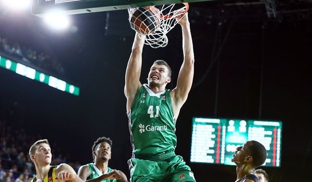 克罗地亚篮球联赛雅典队大胜