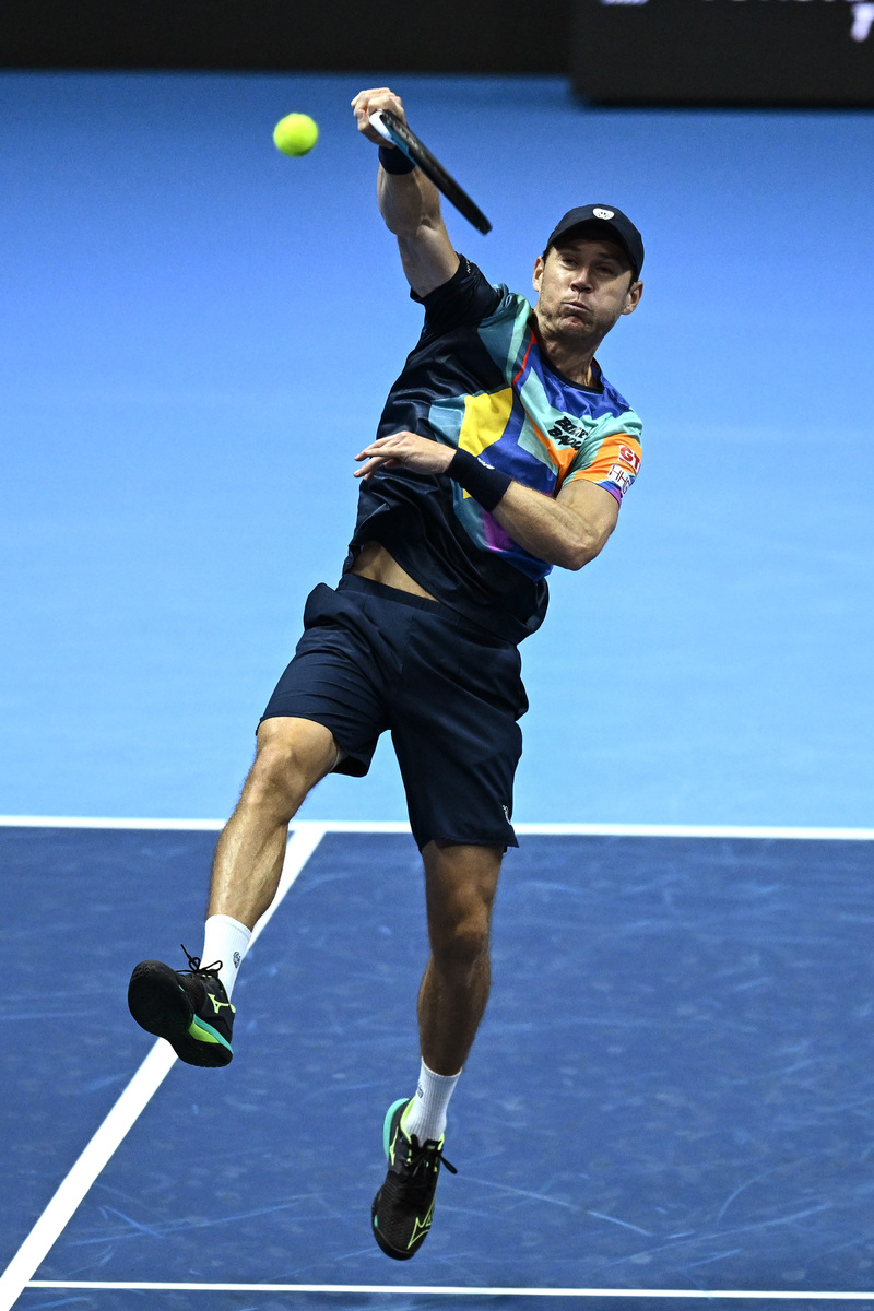 日本网球队险胜美国网球队，西西帕斯一己之力扛起全队的简单介绍