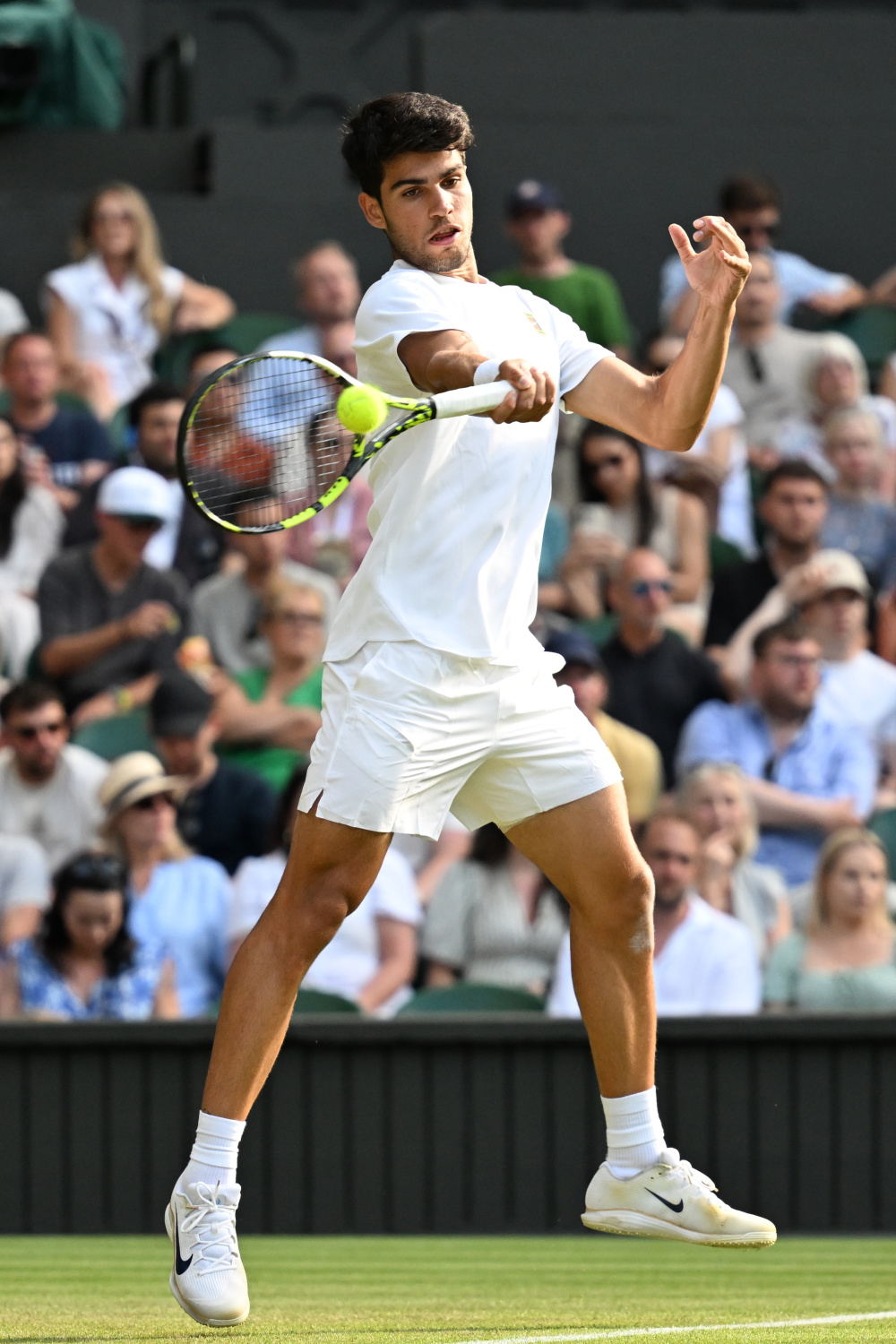 包含西班牙网球队强势日本网球队，阿尔卡拉斯爆发神勇的词条